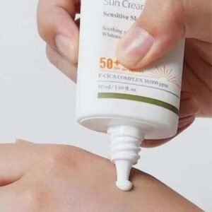 CICA Soothing Sun Cream SPF50+ PA++++ Reef-Safe - Mary&May