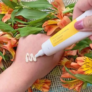 Propolis Vitamin Eye Cream - Anti-Aging & Hydrating - iUNIK